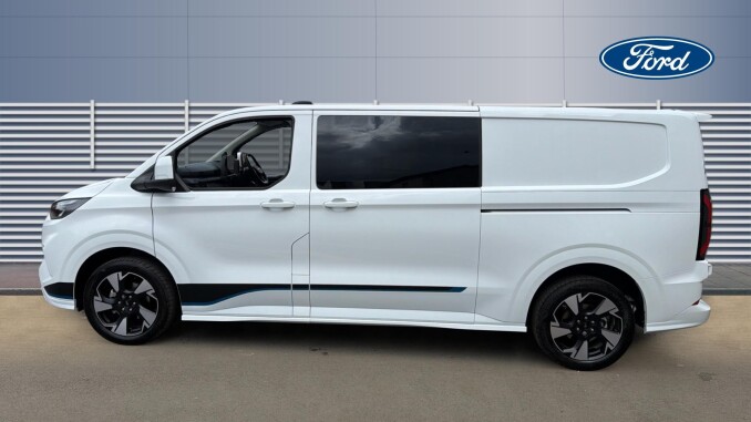 Ford Transit Custom 320 L2 Diesel Fwd 2.0 EcoBlue 150ps H1 Double Cab Van Sport - Image 4